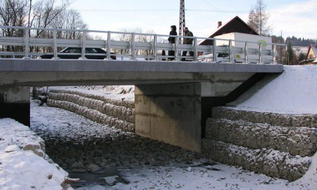 Budowa mostu na potoku Lachówka w Lachowicach